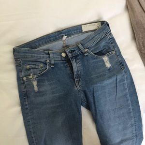 Rag&Bone light wash jeans with frayed ends!